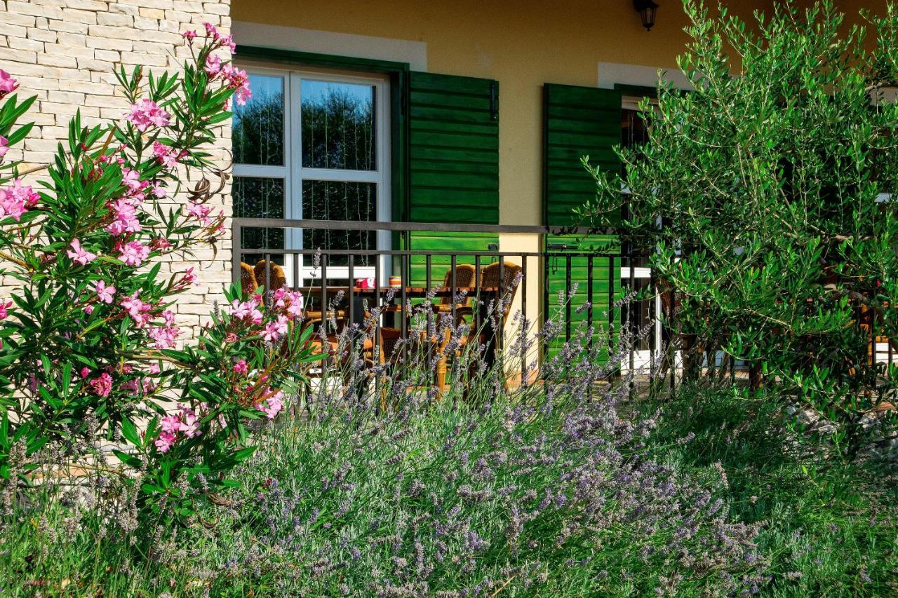 Hotel Vrata Krke Lozovac Bagian luar foto